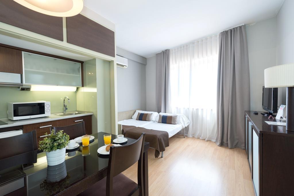 Senator Barcelona Apartments Exterior foto